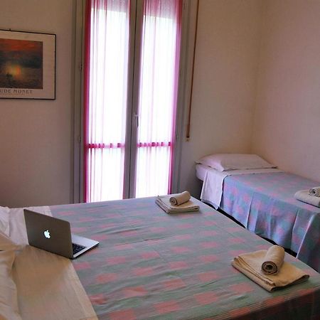 Hotel Samoa Римини Екстериор снимка