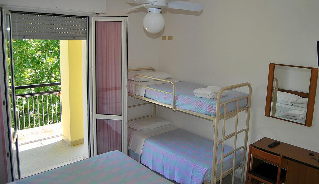 Hotel Samoa Римини Екстериор снимка