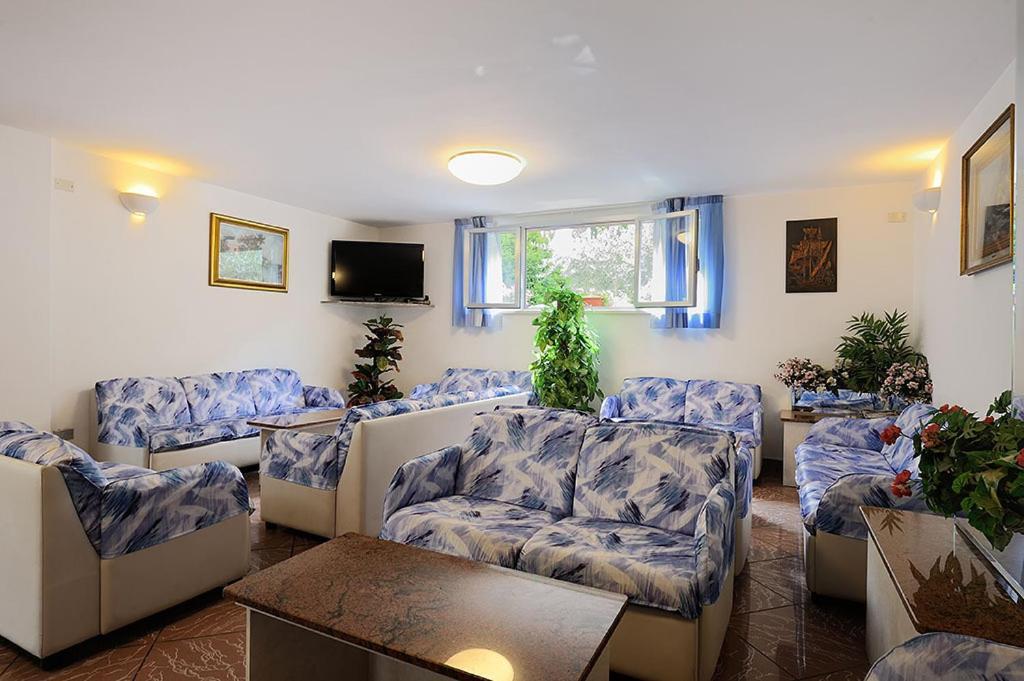 Hotel Samoa Римини Екстериор снимка