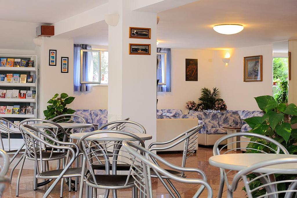 Hotel Samoa Римини Екстериор снимка