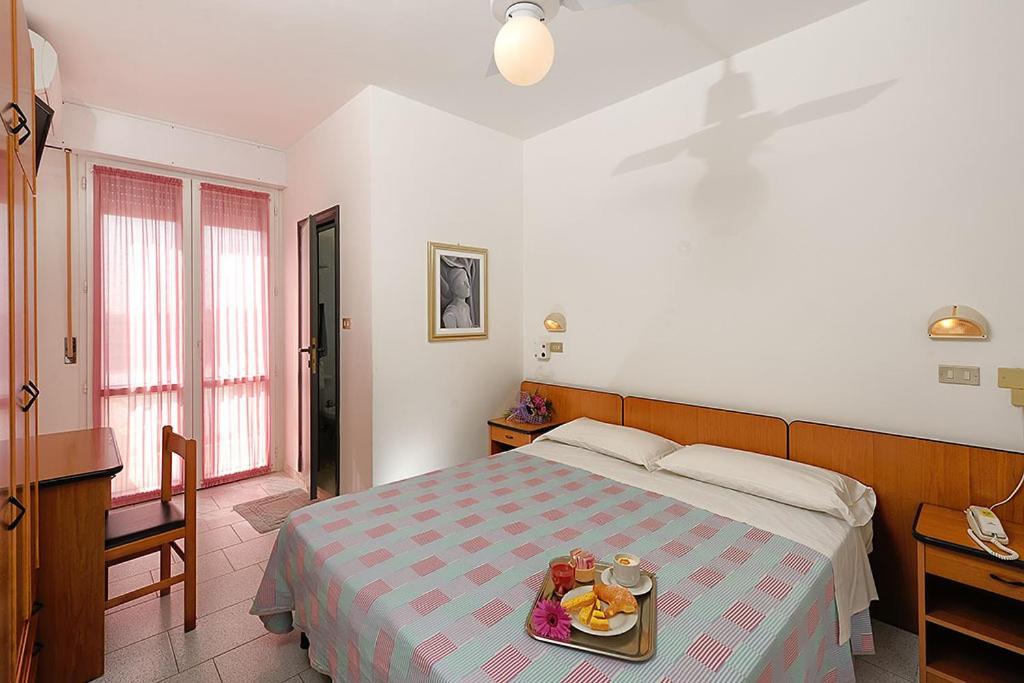 Hotel Samoa Римини Екстериор снимка