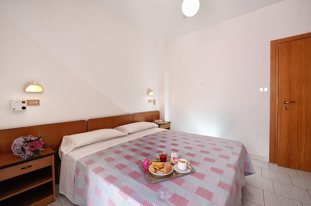Hotel Samoa Римини Екстериор снимка