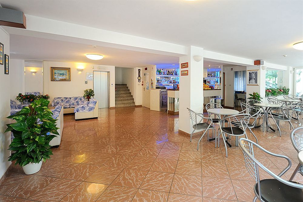 Hotel Samoa Римини Екстериор снимка